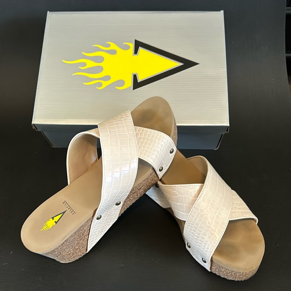 Neutral Volatile Wedges Size 9